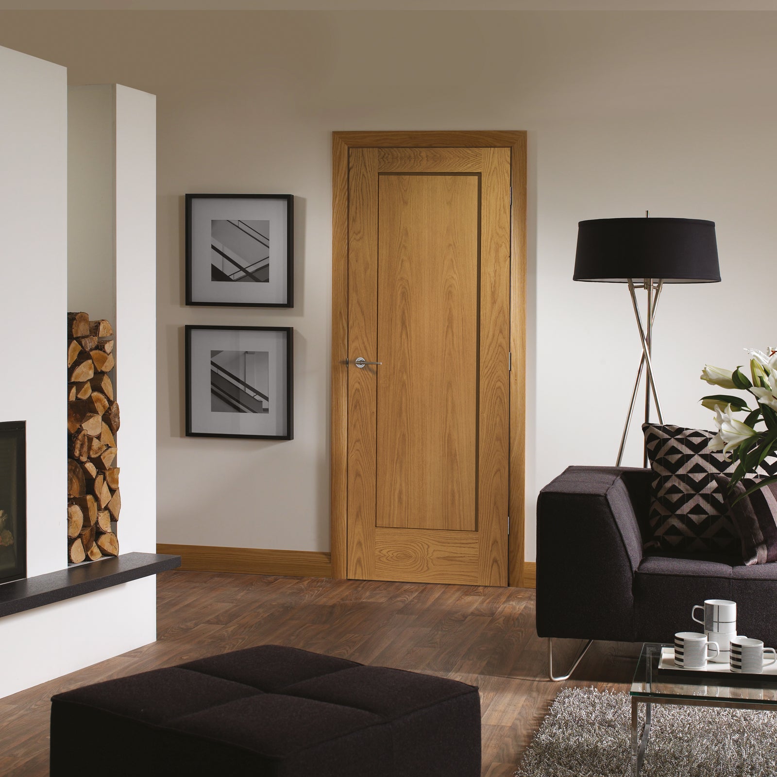 SHOW Internal Oak Pattern 10 Door lifestyle