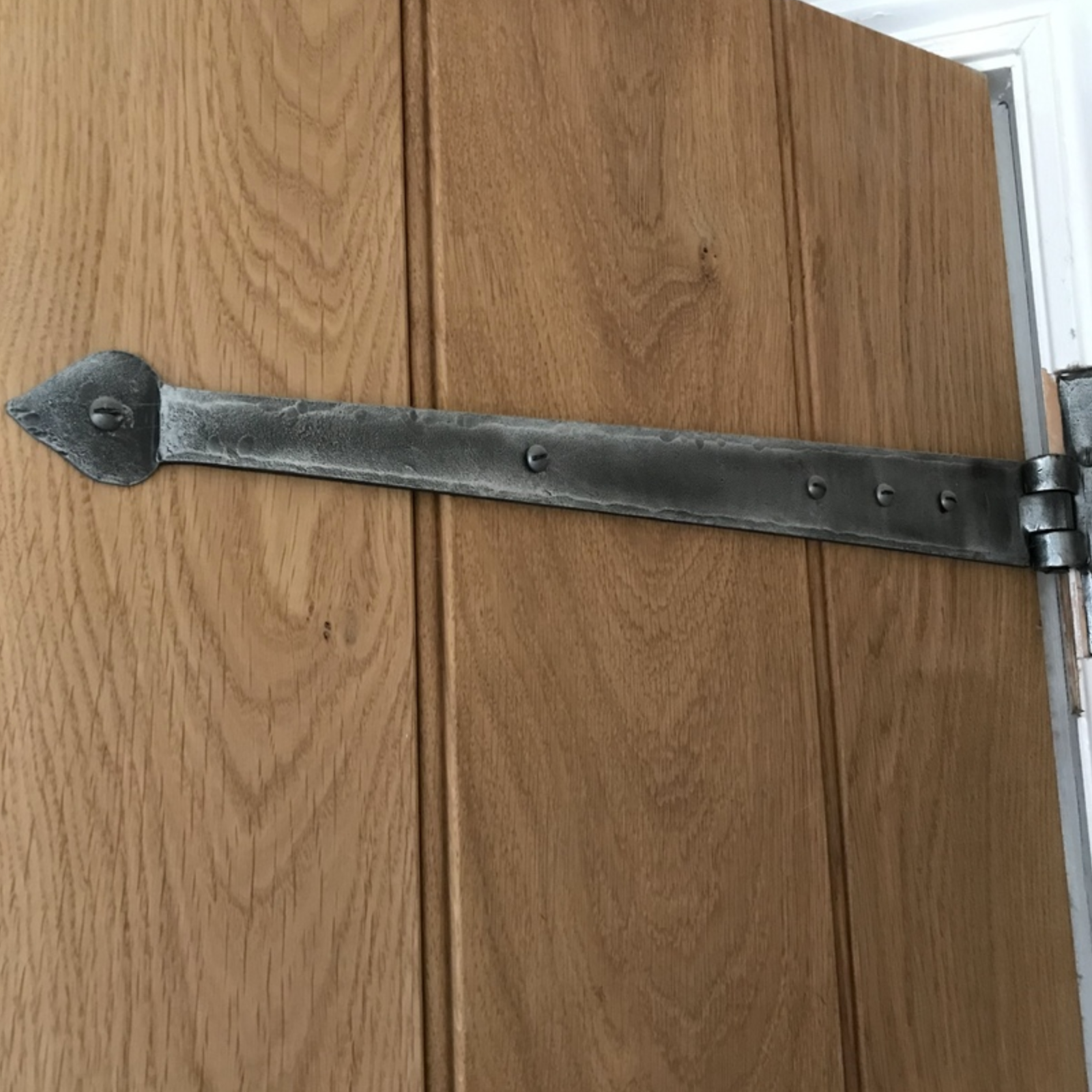 thumbnail image 2 of Jedo Pewter Traditional T Hinge - Handforged Cast Iron For Internal Or External Doors 2 of 5