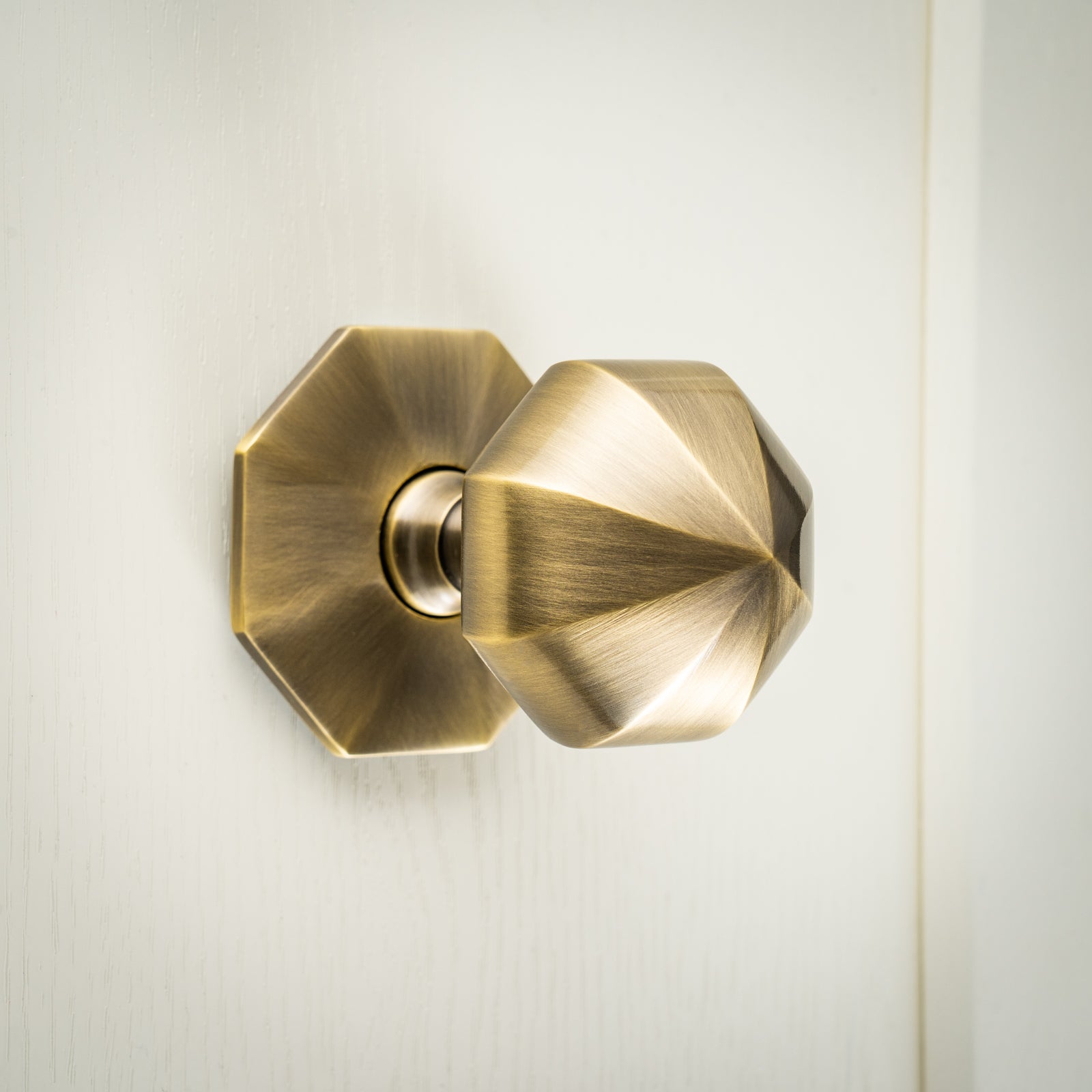 Traditional brass centre door knob SHOW