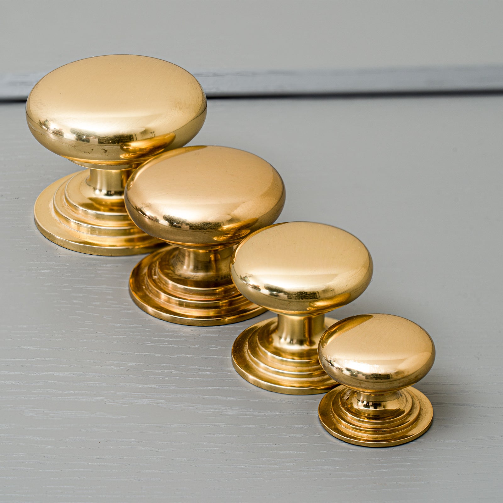 Polished brass cupboard knobs SHOW