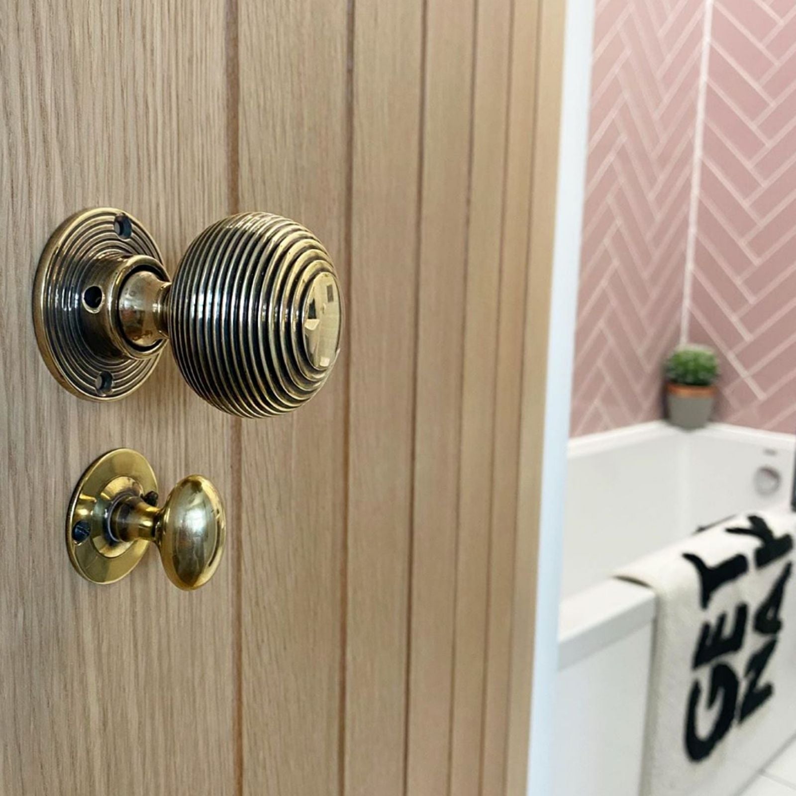Antique Brass Beehive Door Knob Bathroom set on door SHOW