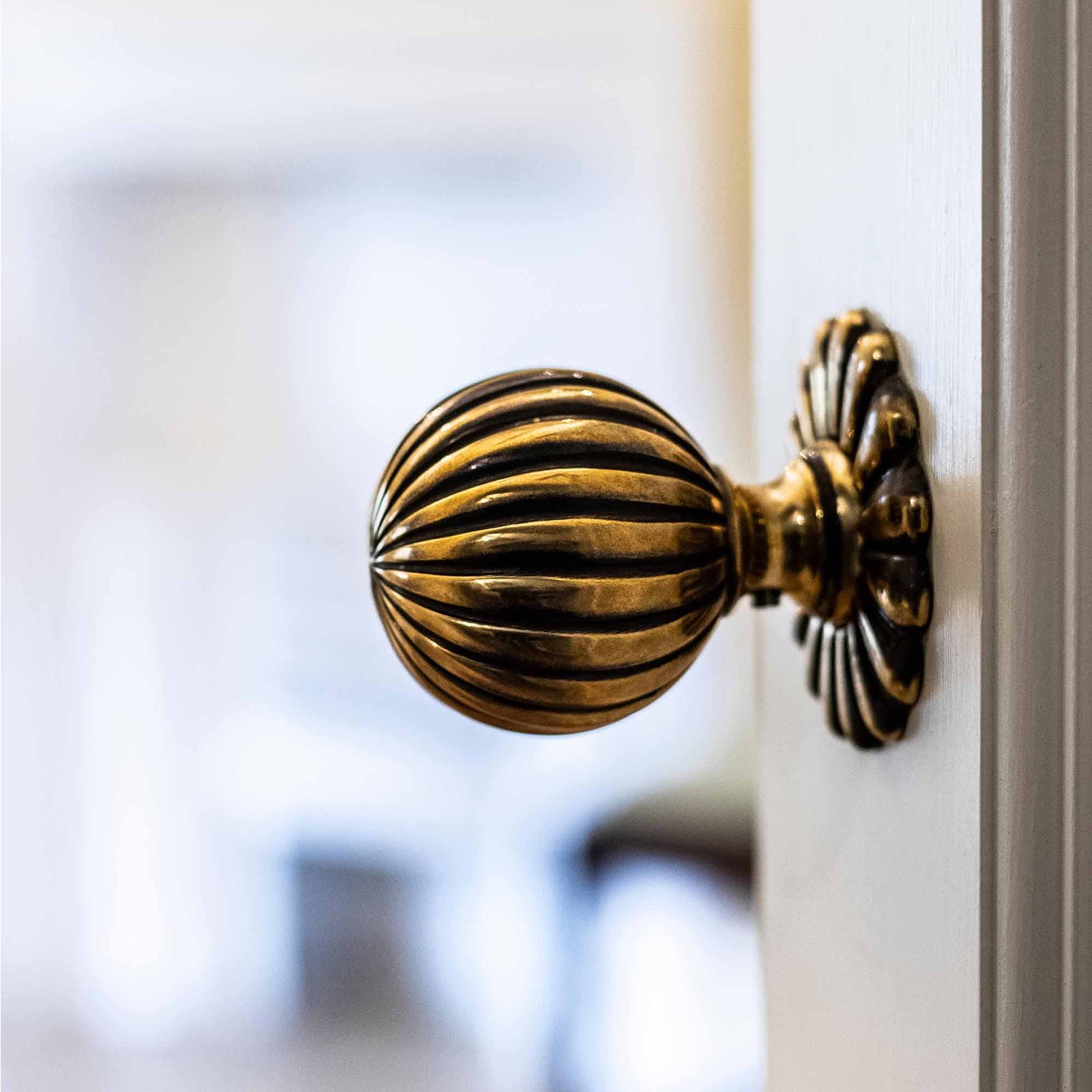 period door knobs, wooden door knobs, rim door knobs, vintage door knobs, rim lock door knobs, Cast iron Black Door Knobs, Beehive in Rosewood and Ebonized Finishes.