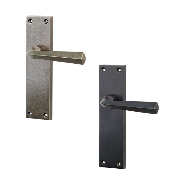 Variant image of Bronze Bridgenorth Door Handle On Backplate