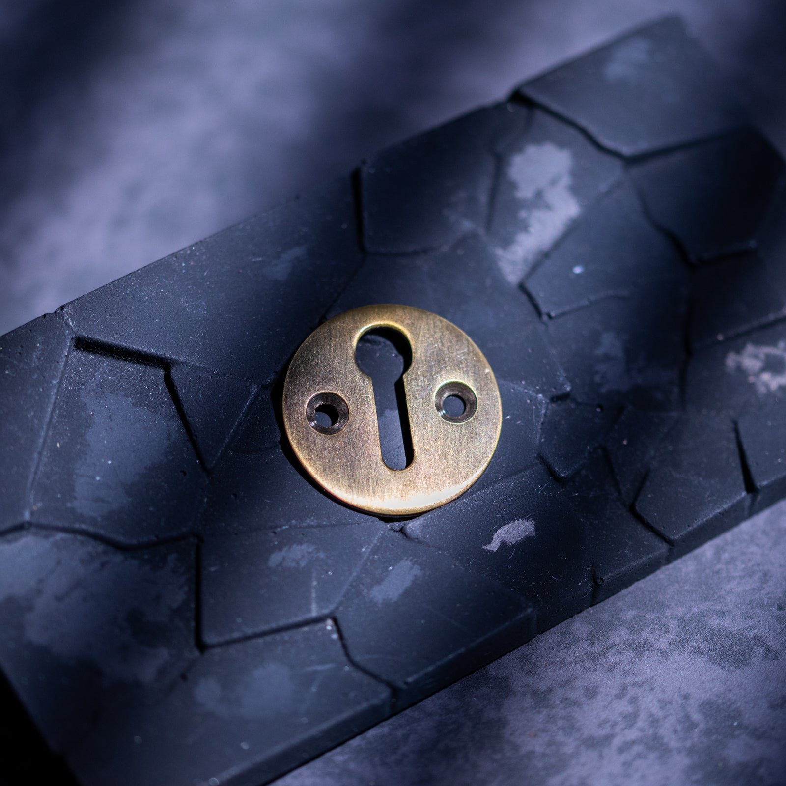 SHOW Hover Image of Plain Escutcheon 