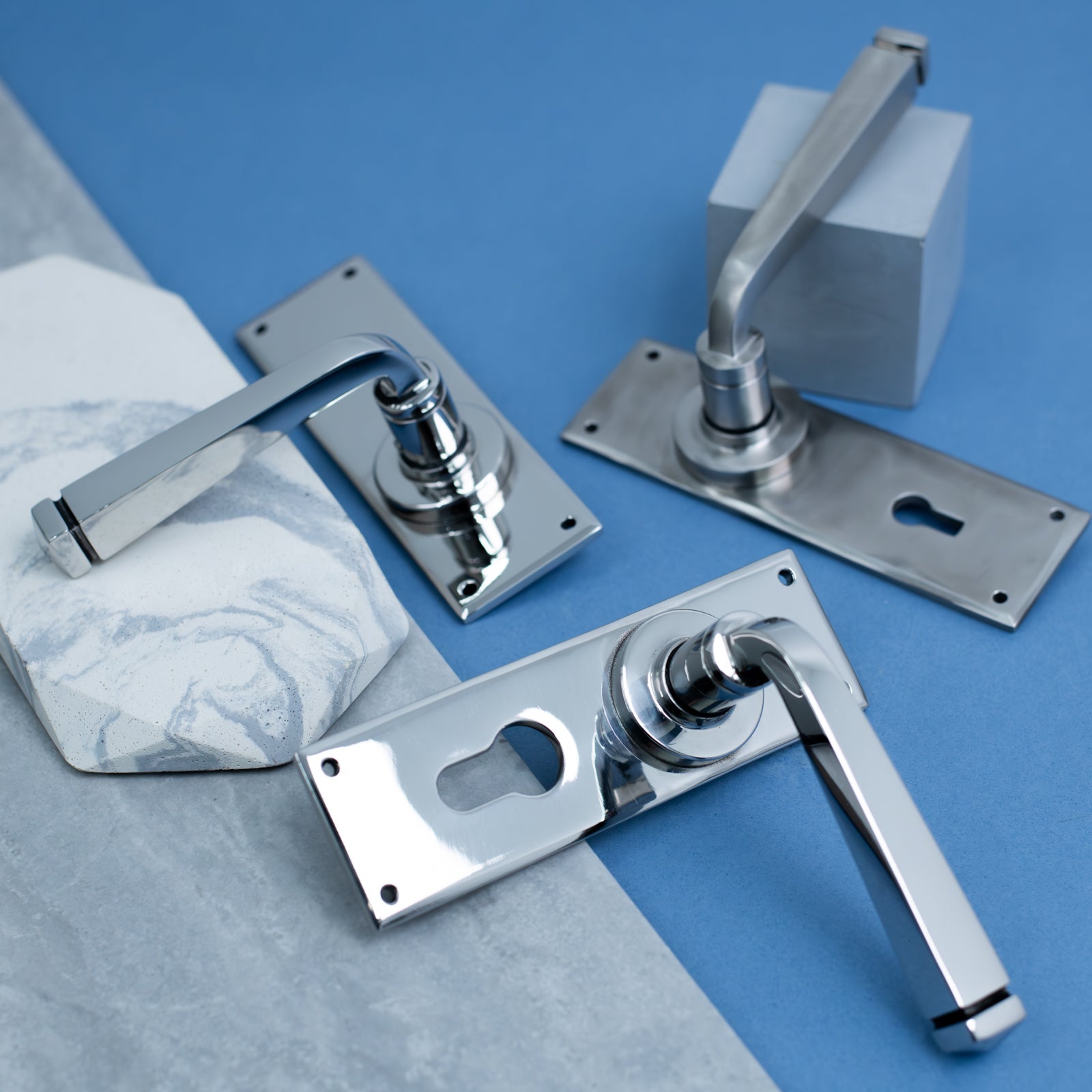 SHOW Hover Image of Avon Lever Handles