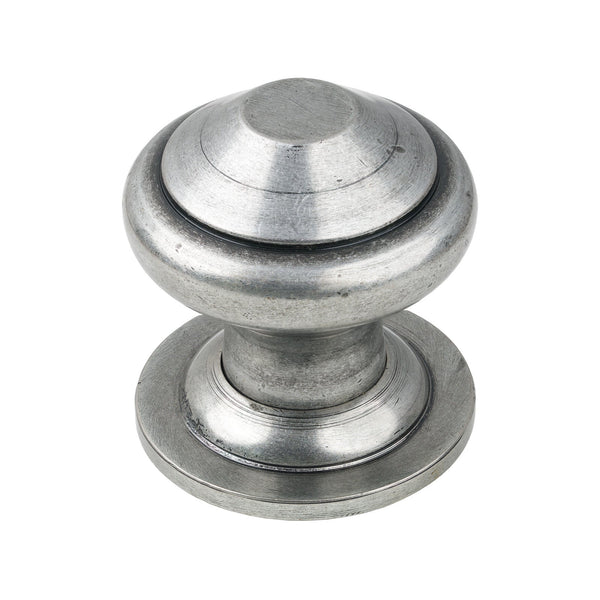 SHOW Pewter Regency Centre Door Knob