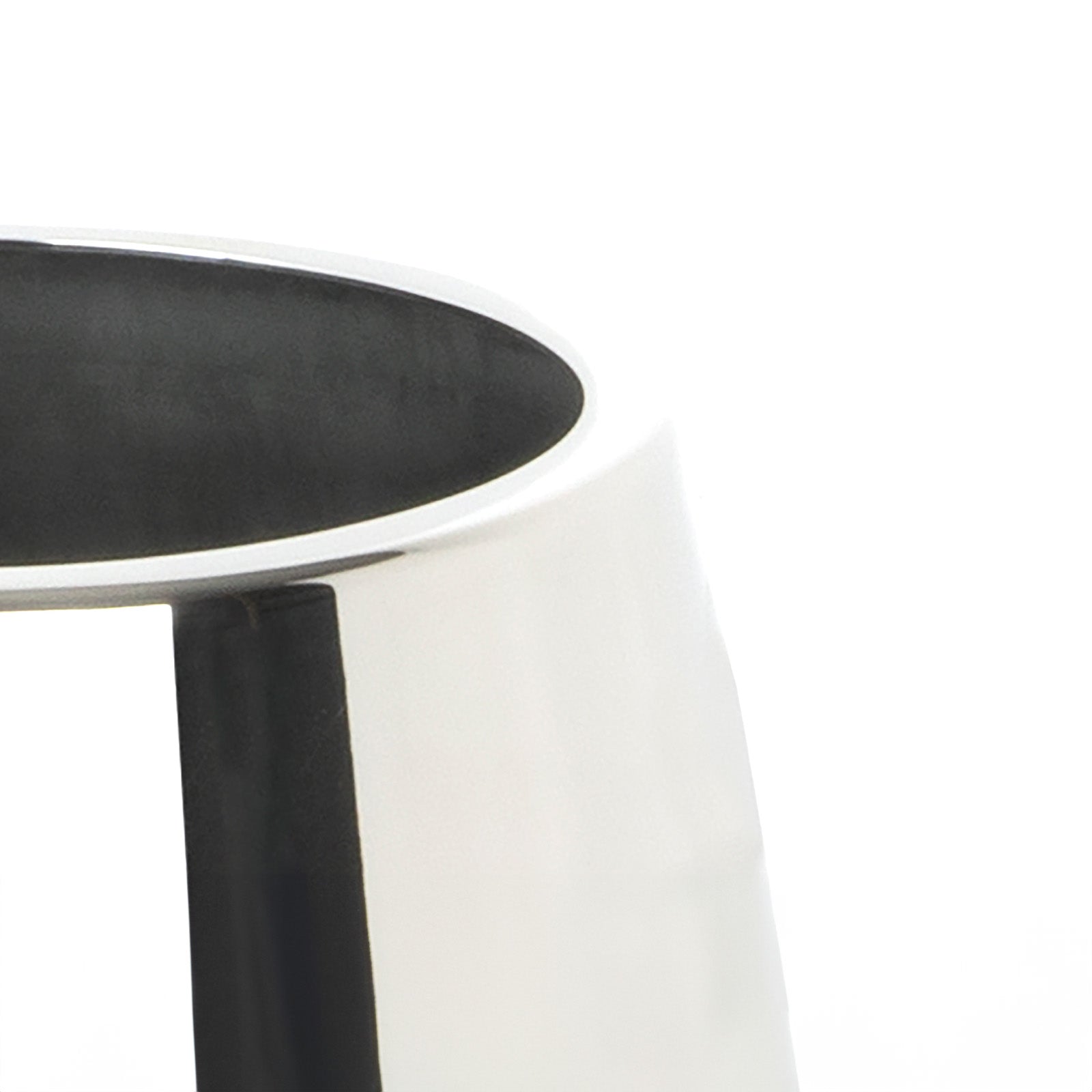 SHOW SHOW Close Up of 16cm Hepworth Pot in Polished Marine