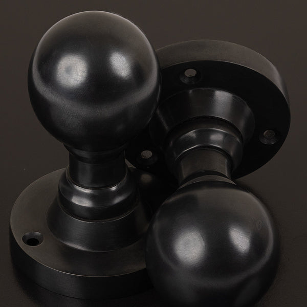  Hover Image of Round Door Knobs in Oil Rubbed Bronze Finish