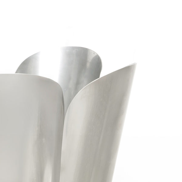SHOW SHOW Close Up of 30cm Flora Pot with Drainage holes in Satin Marine