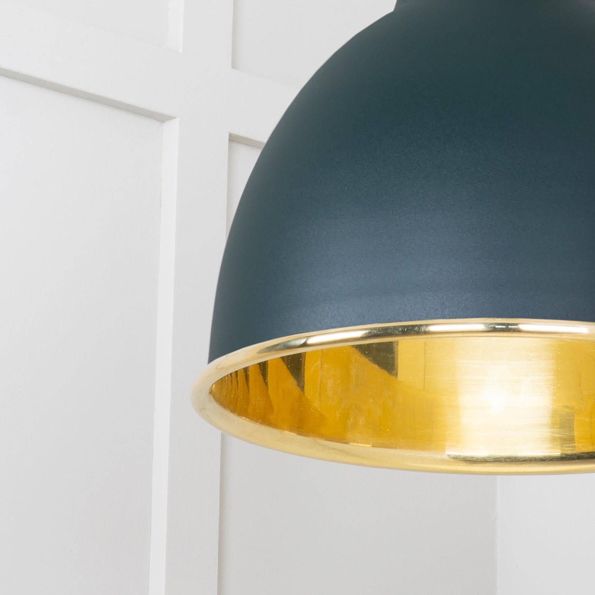  SHOW Close Up Image of Brindley Cluster Light in Dingle in Smooth Brass