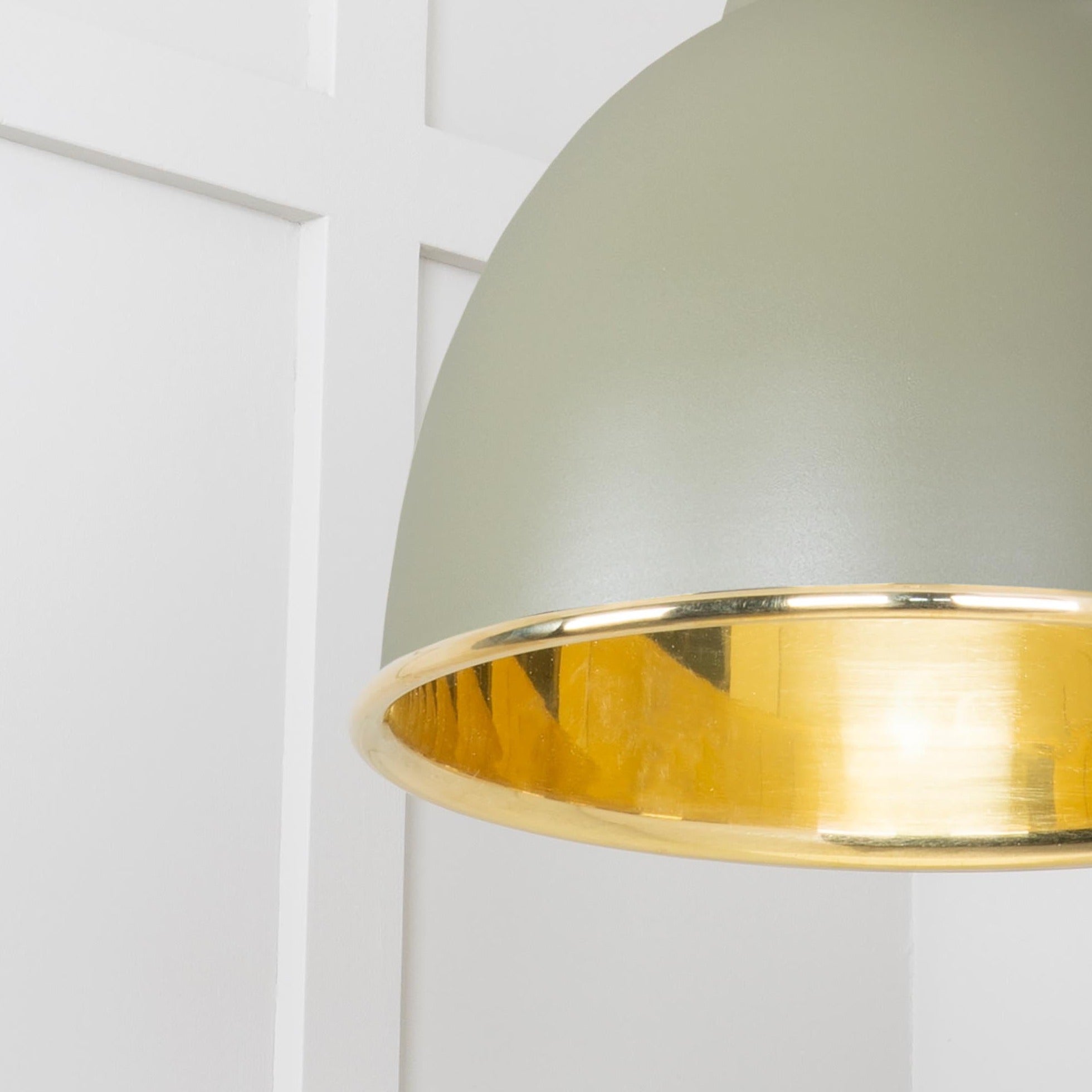  SHOW Close Up Image of Brindley Cluster Light in Tump in Smooth Brass