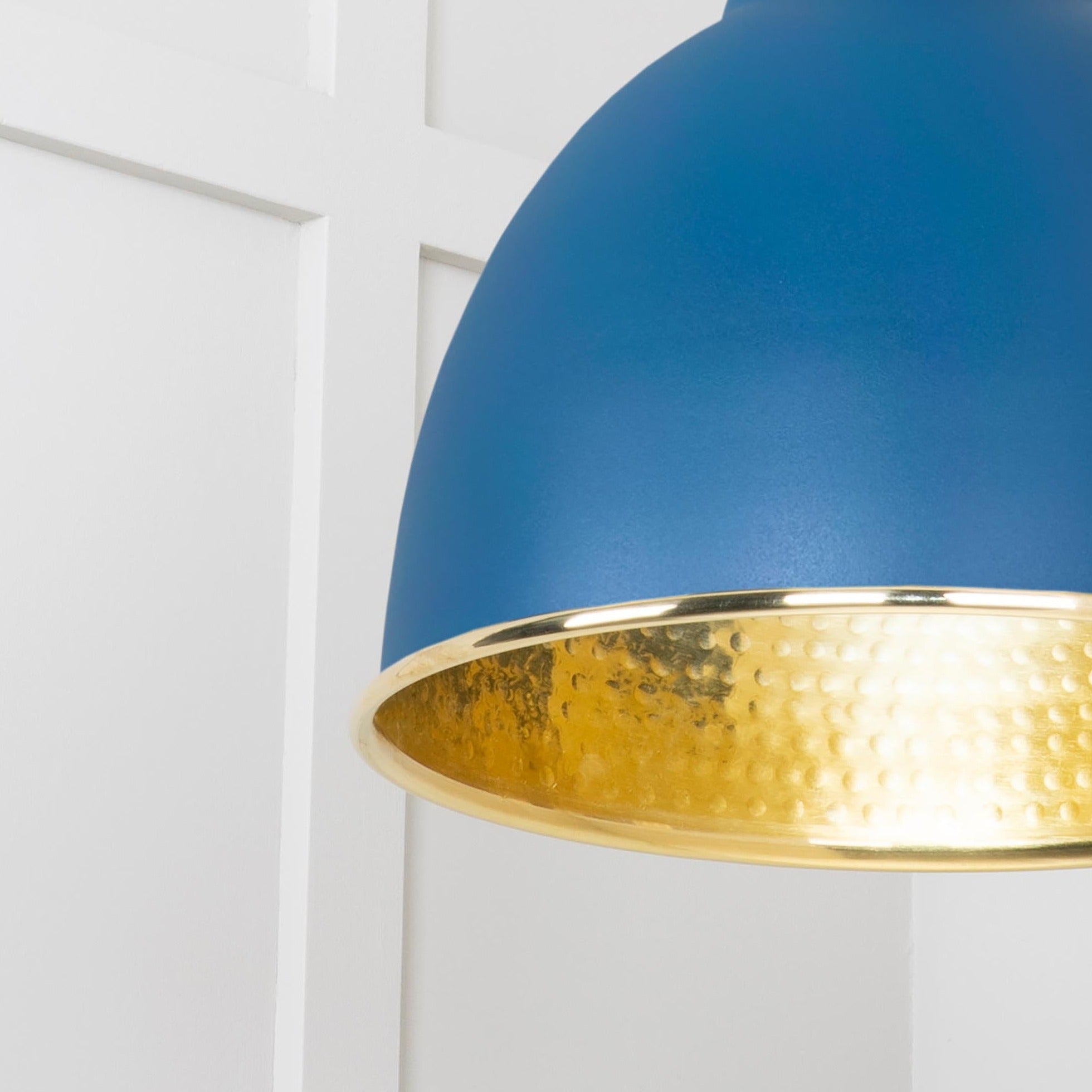  SHOW Close Up Image of Brindley Cluster Light in Upstream in Hammered Brass