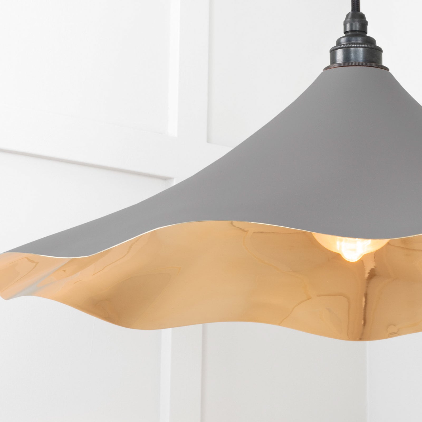 SHOW SHOW Close Up Image of Flora Cluster Light in polished brass