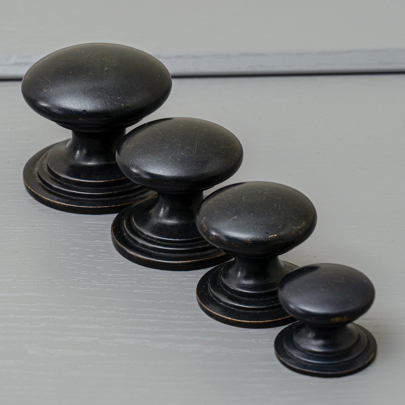 Bronze cupboard & drawer knobs SHOW