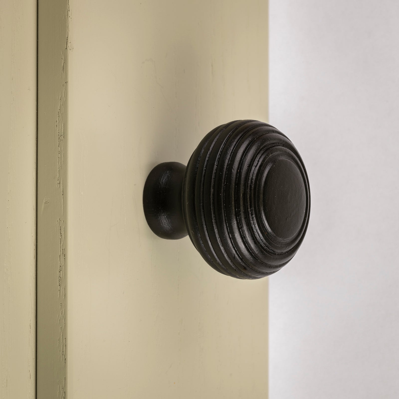 beehive cupboard door knobs SHOW