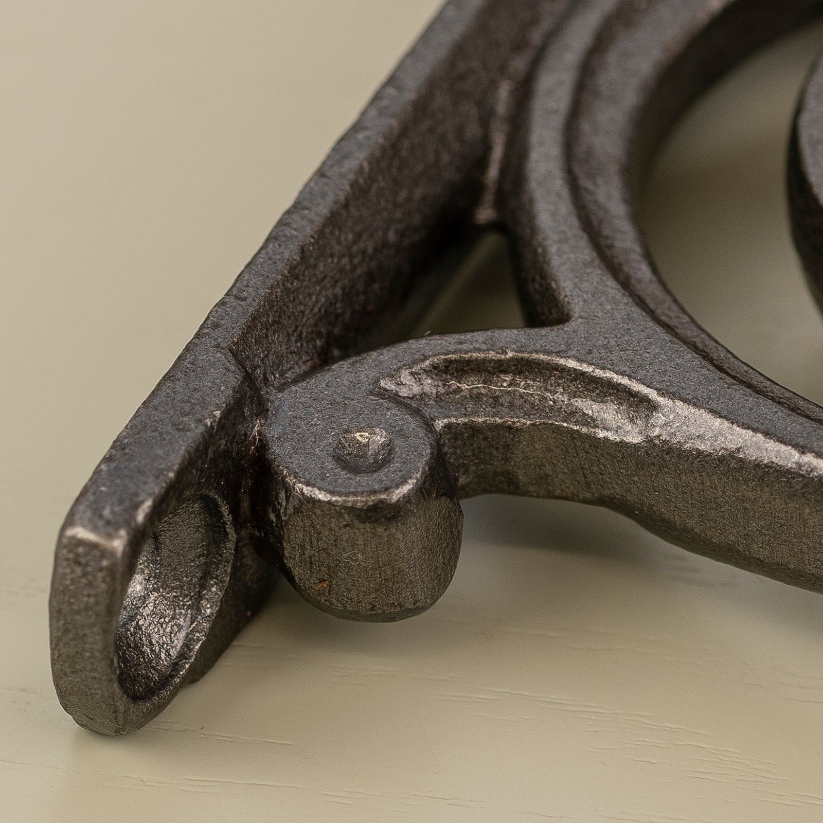 cast iron shelf bracket SHOW