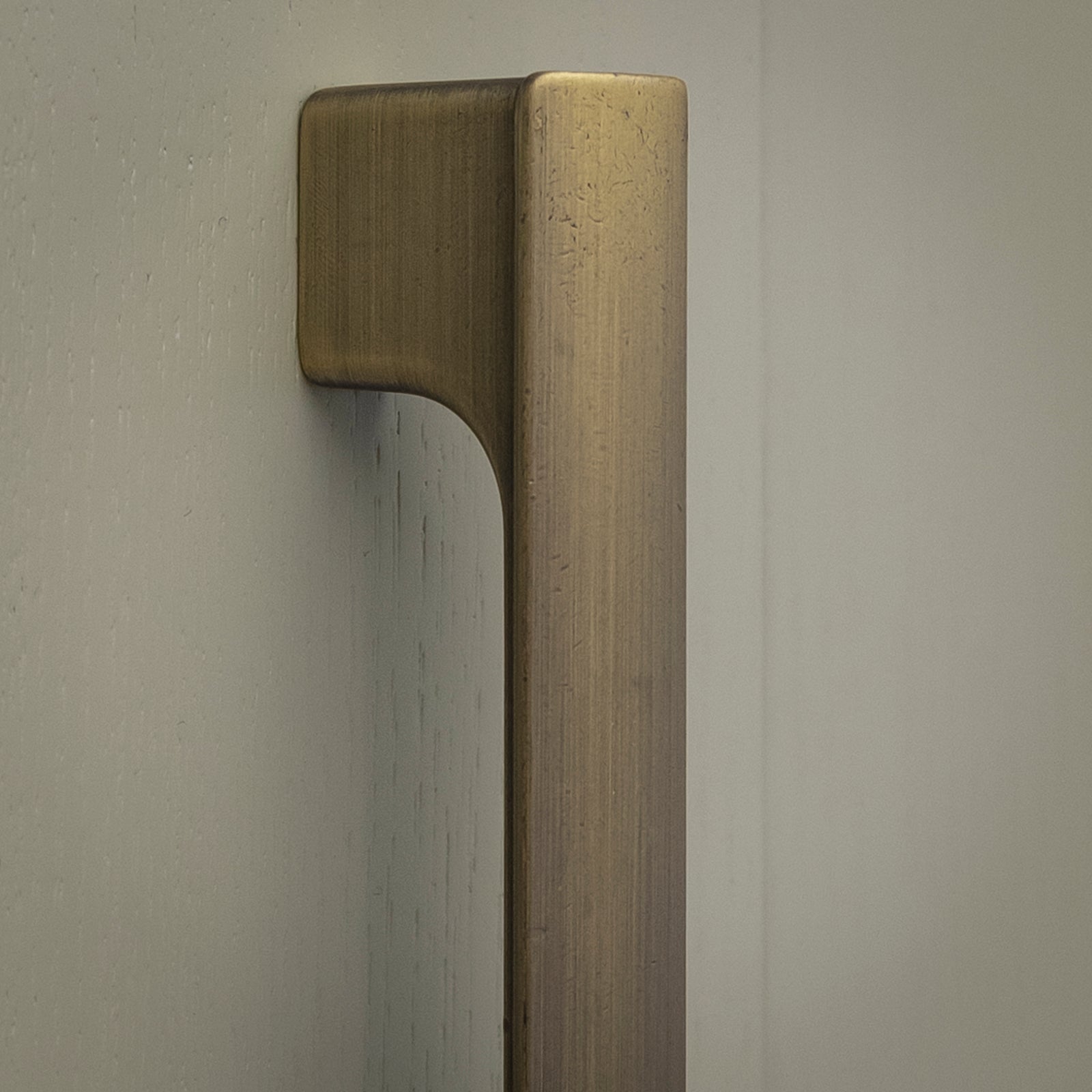 Modern pull handle SHOW