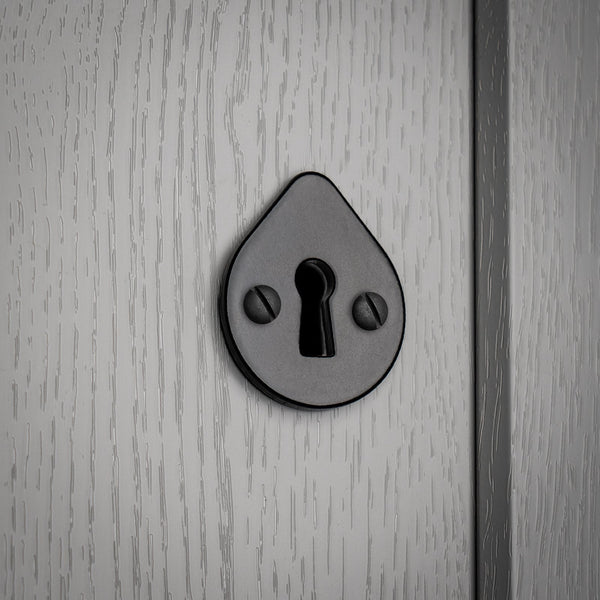 Uncovered Keyhole Cover SHOW