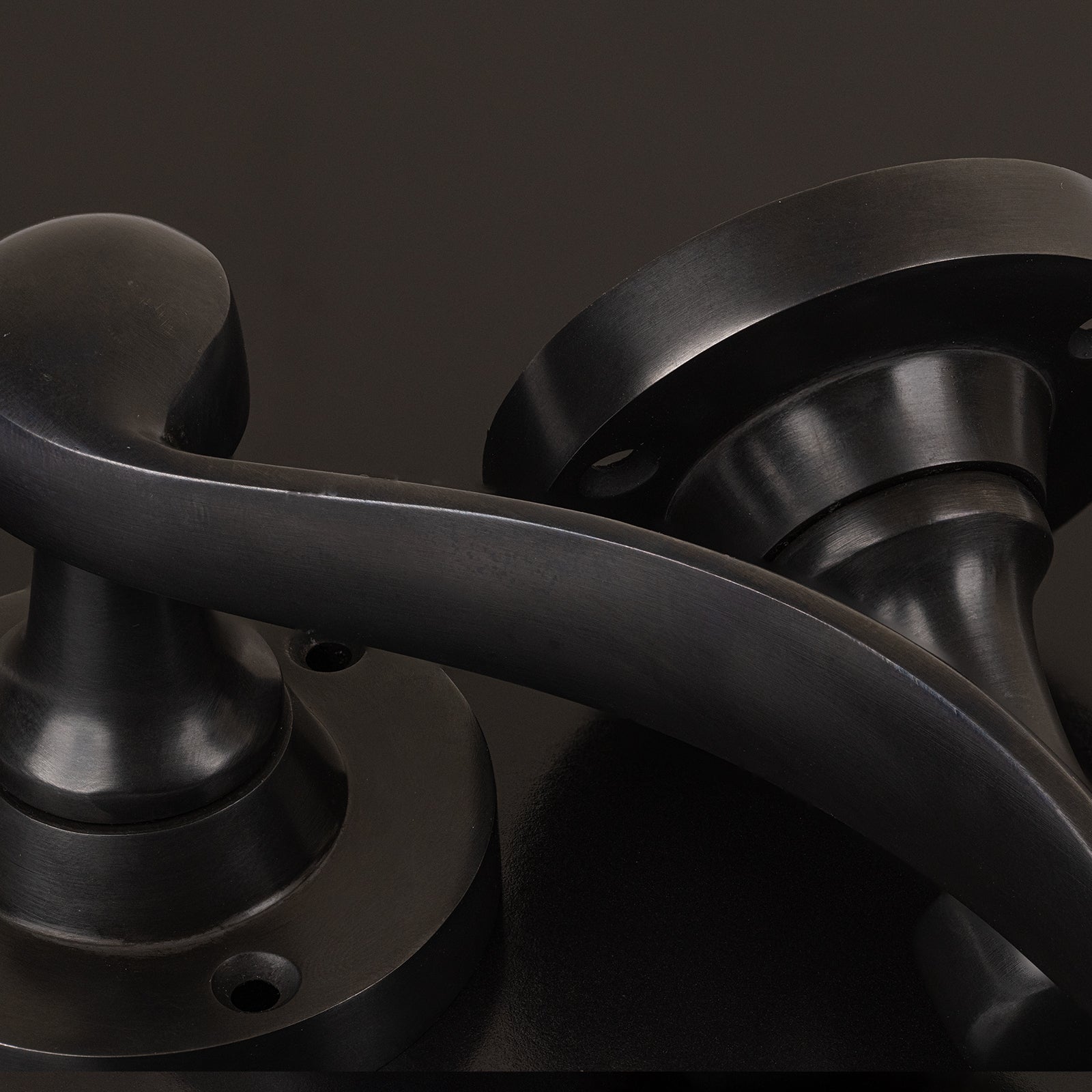 Round Rose Fly Handles | Oil Rubbed Bronze | Quality Door Furniture