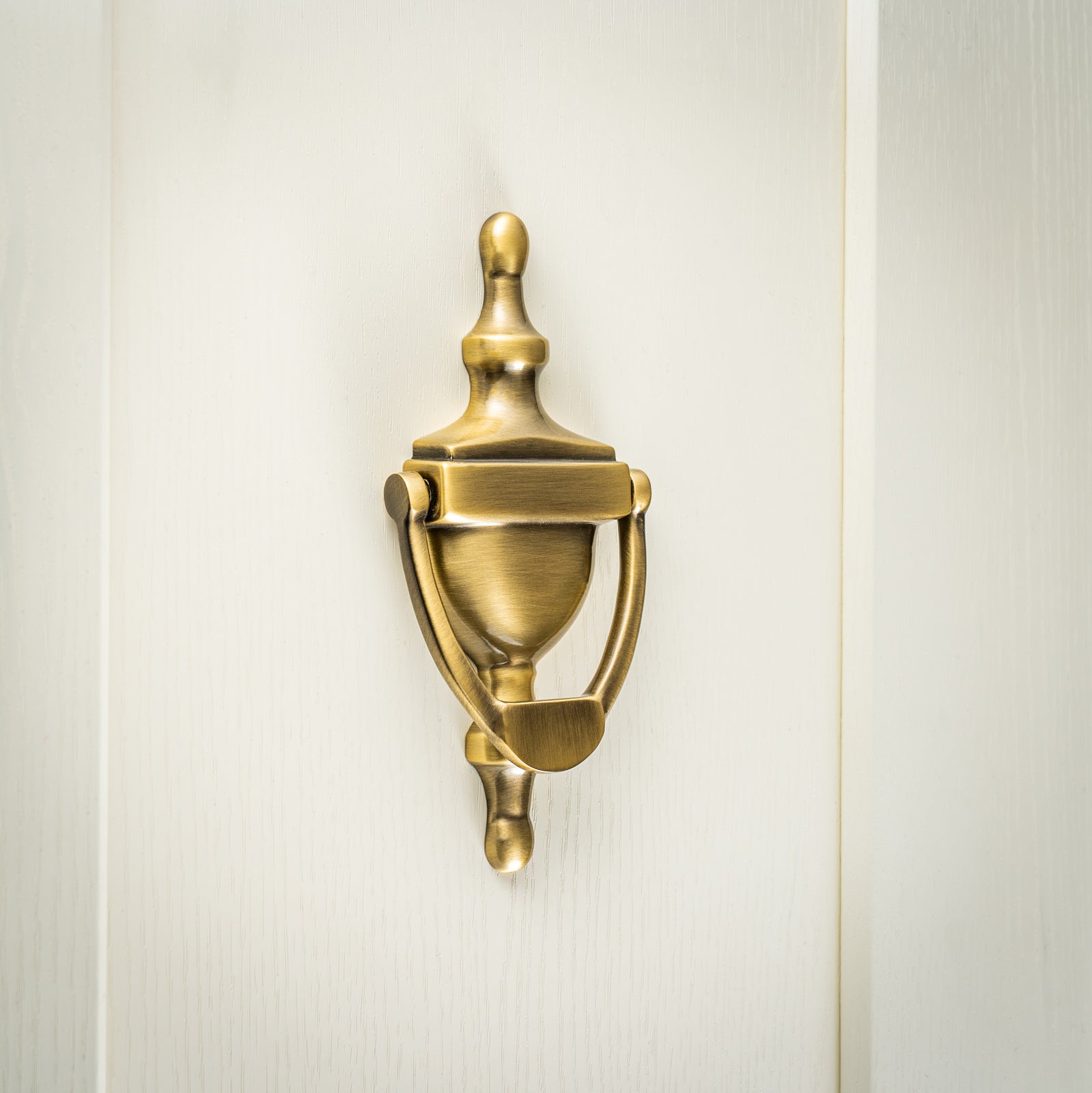 traditional urn door knocker SHOW