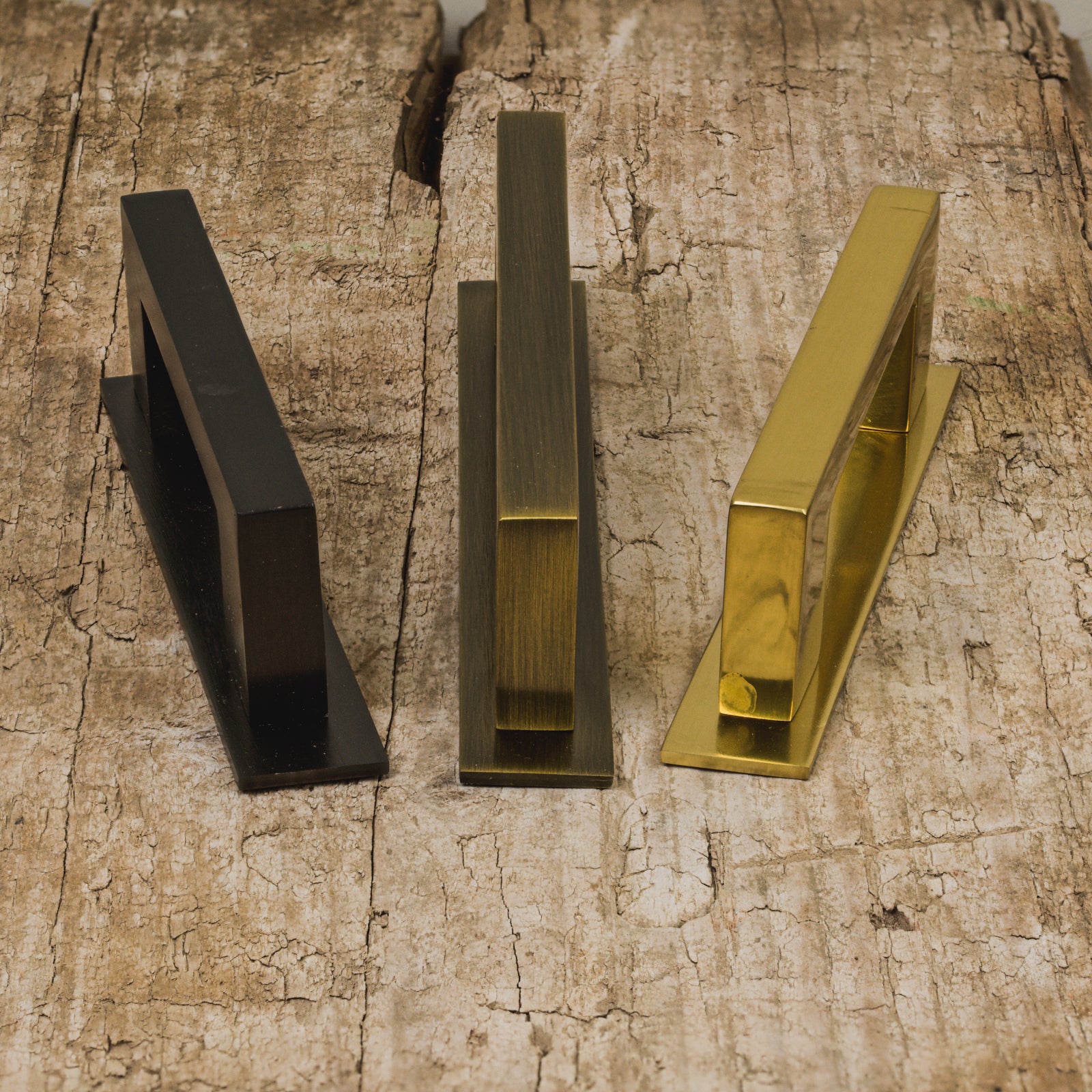 Metro Pull Handles On Backplate | Cabinet Furniture