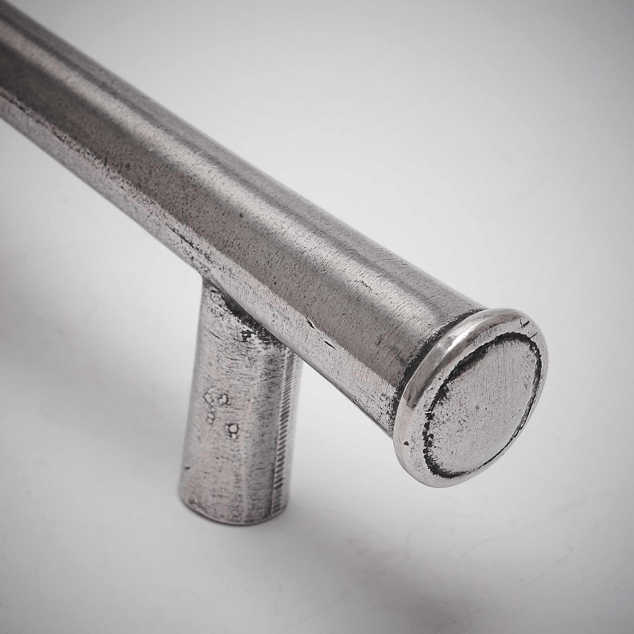 pewter t-bar handle, Finesse pewter SHOW