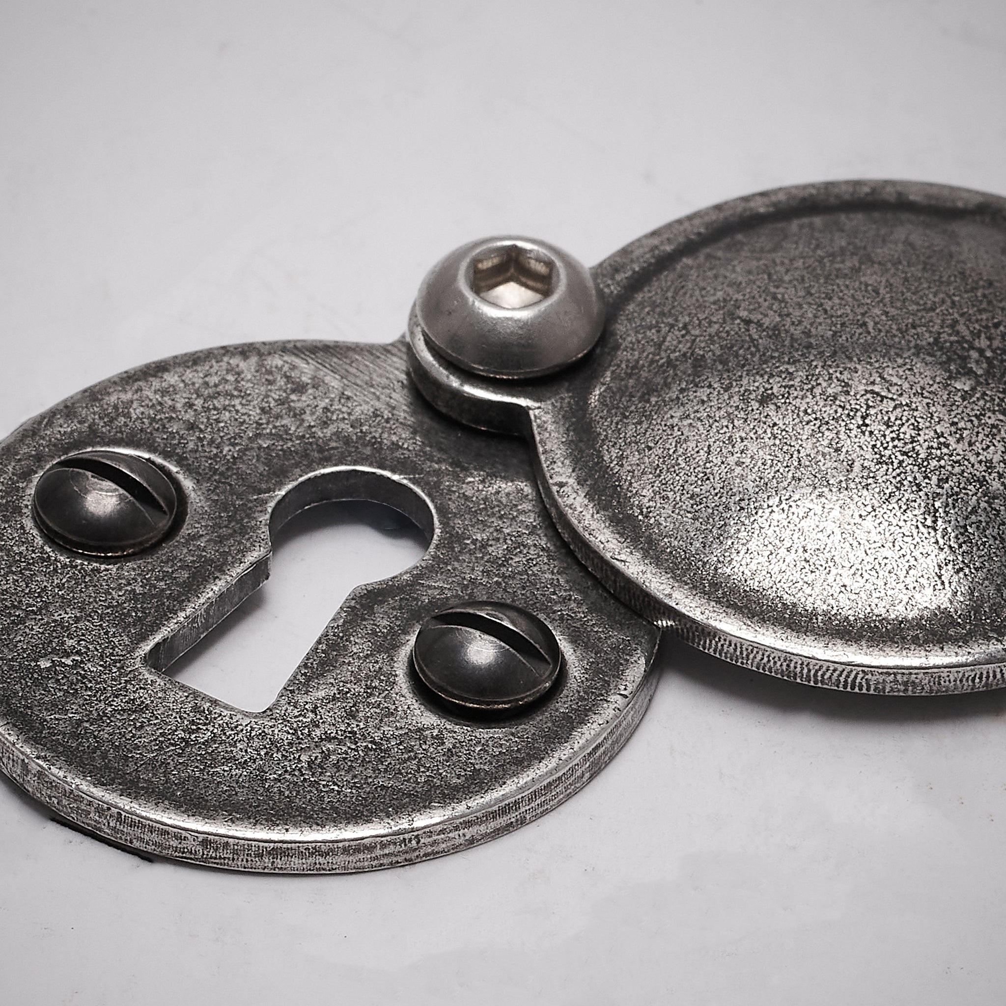Pewter Round Covered Escutcheon SHOW