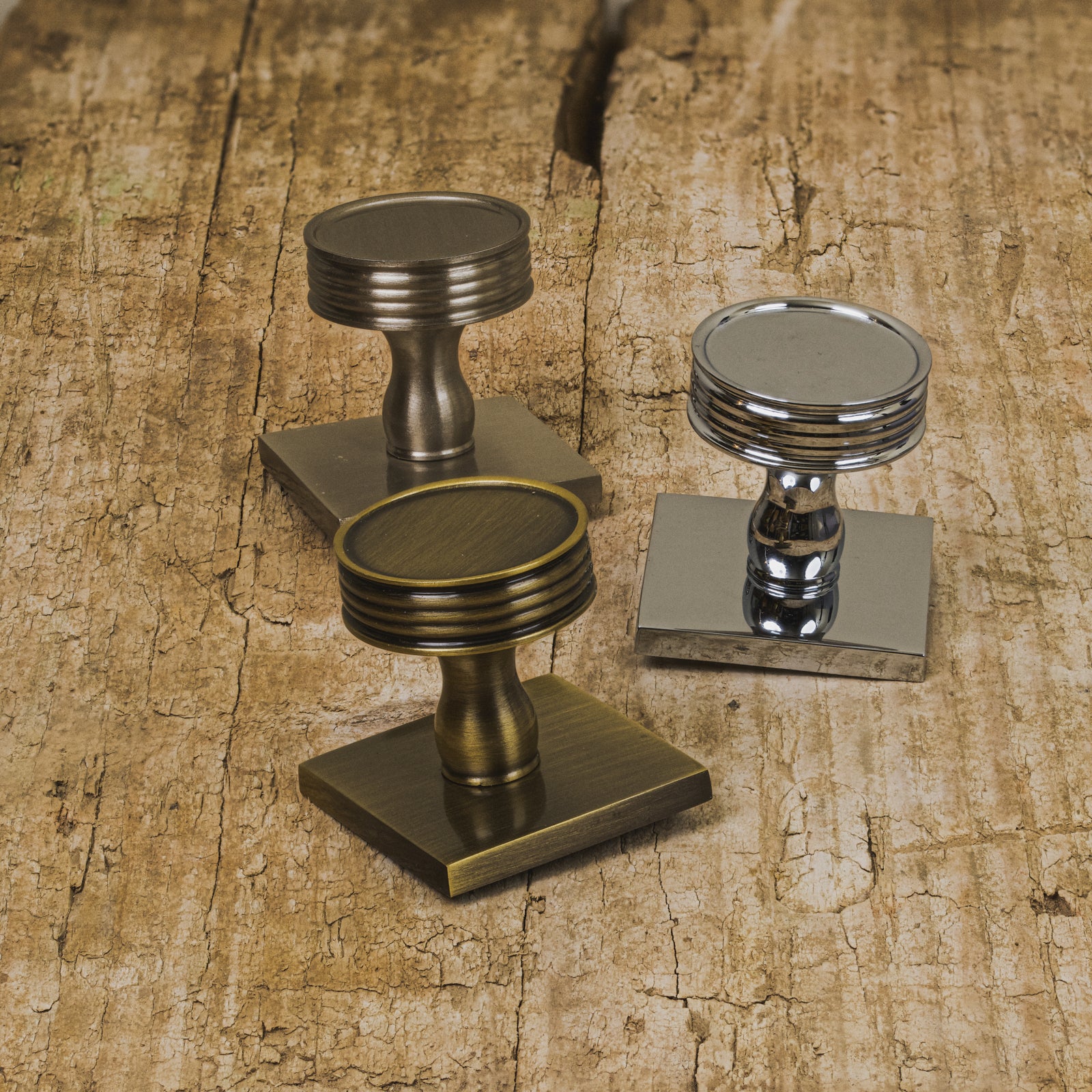 Venetian Cabinet Knobs On Square Backplate SHOW